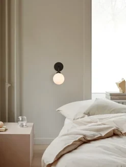 Apiales wall, satin black/opal