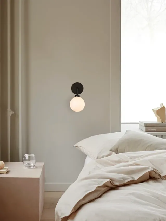 Apiales wall, satin black/opal