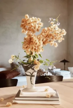 Flores Vase