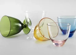 Flow glass med stett olivengrønn