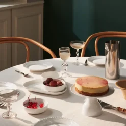 Hvit riflet -Fat på fot