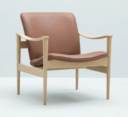 711 Lounge chair