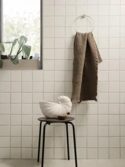 Towel hanger chrome