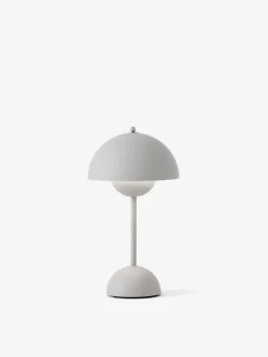 VP9 Flowerpot oppladbar bordlampe , matt grå
